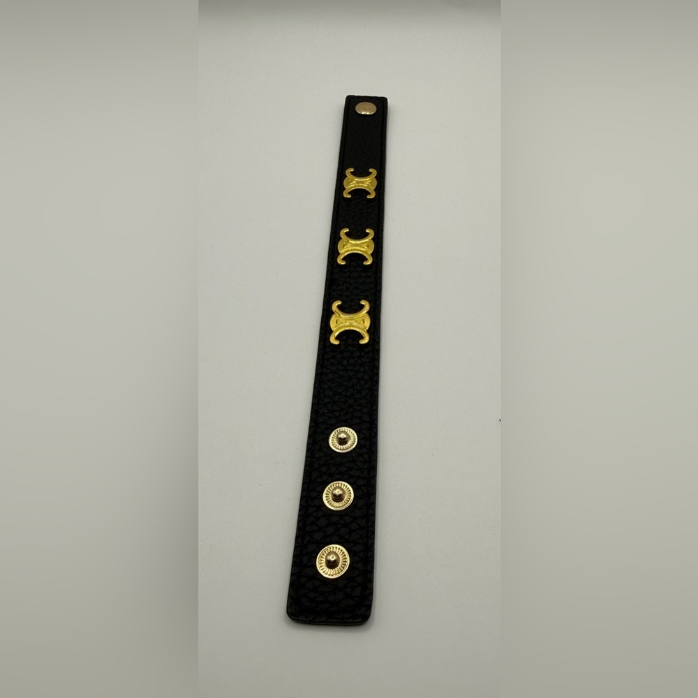 Luxury Black leather bracelet with gold-tone Cel logo snap closure New - Picture 4 of 9